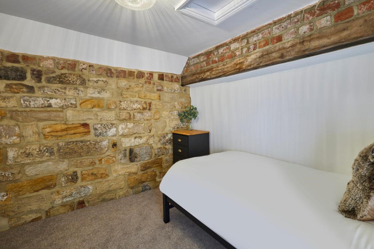 Host & Stay - Cragg Cottage วิทบี ภายนอก รูปภาพ
